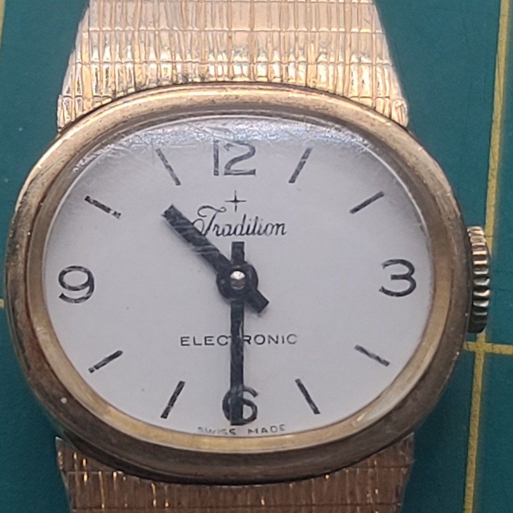Tradition Electronic Watch Electroplated Woman's Vintage Bezel Made in France